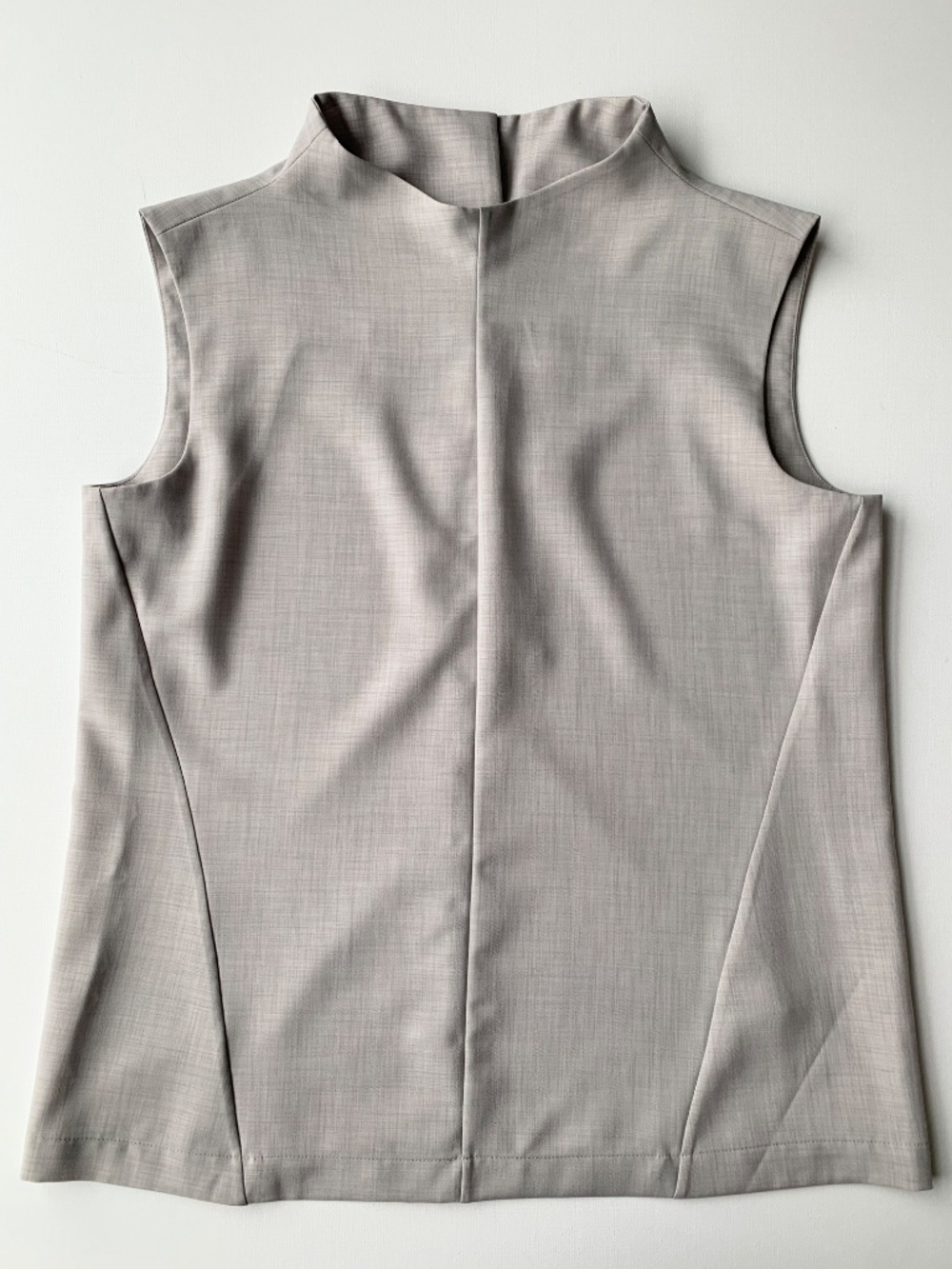 Tory Burch Sleeveless Blouse Light Gray funnel neck Women's size 6 - Picture 12 of 13